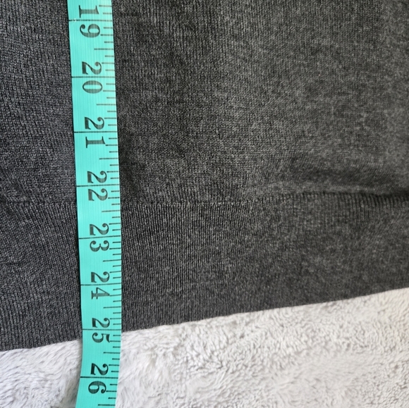 BANANA REPUBLIC Merino Wool And Faux Suede Grey Sweater. Size Small - Picture 10 of 10